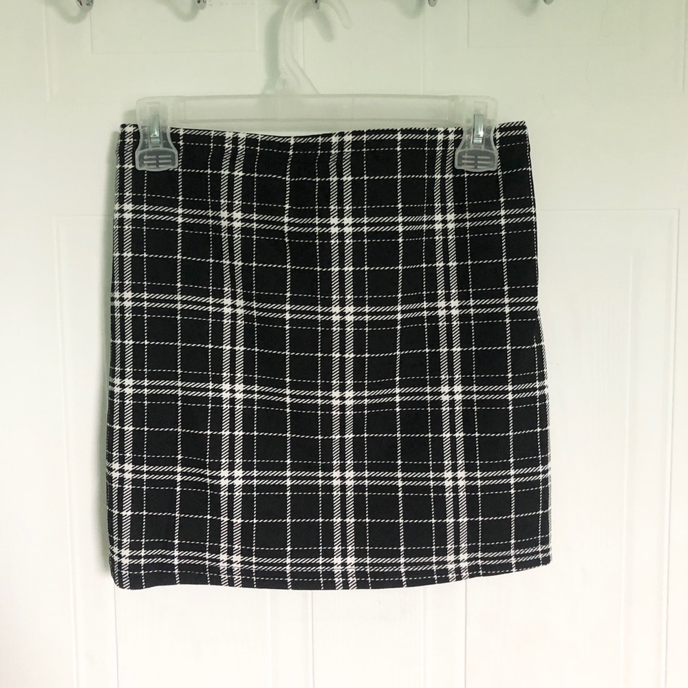 Black and white plaid skirt with small slit on the side